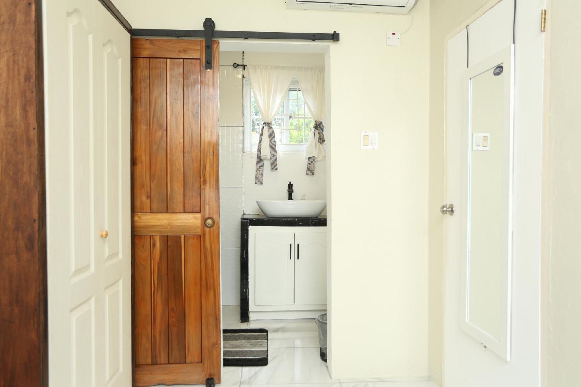 Apartamento Hidden Gem Kingston Exterior foto